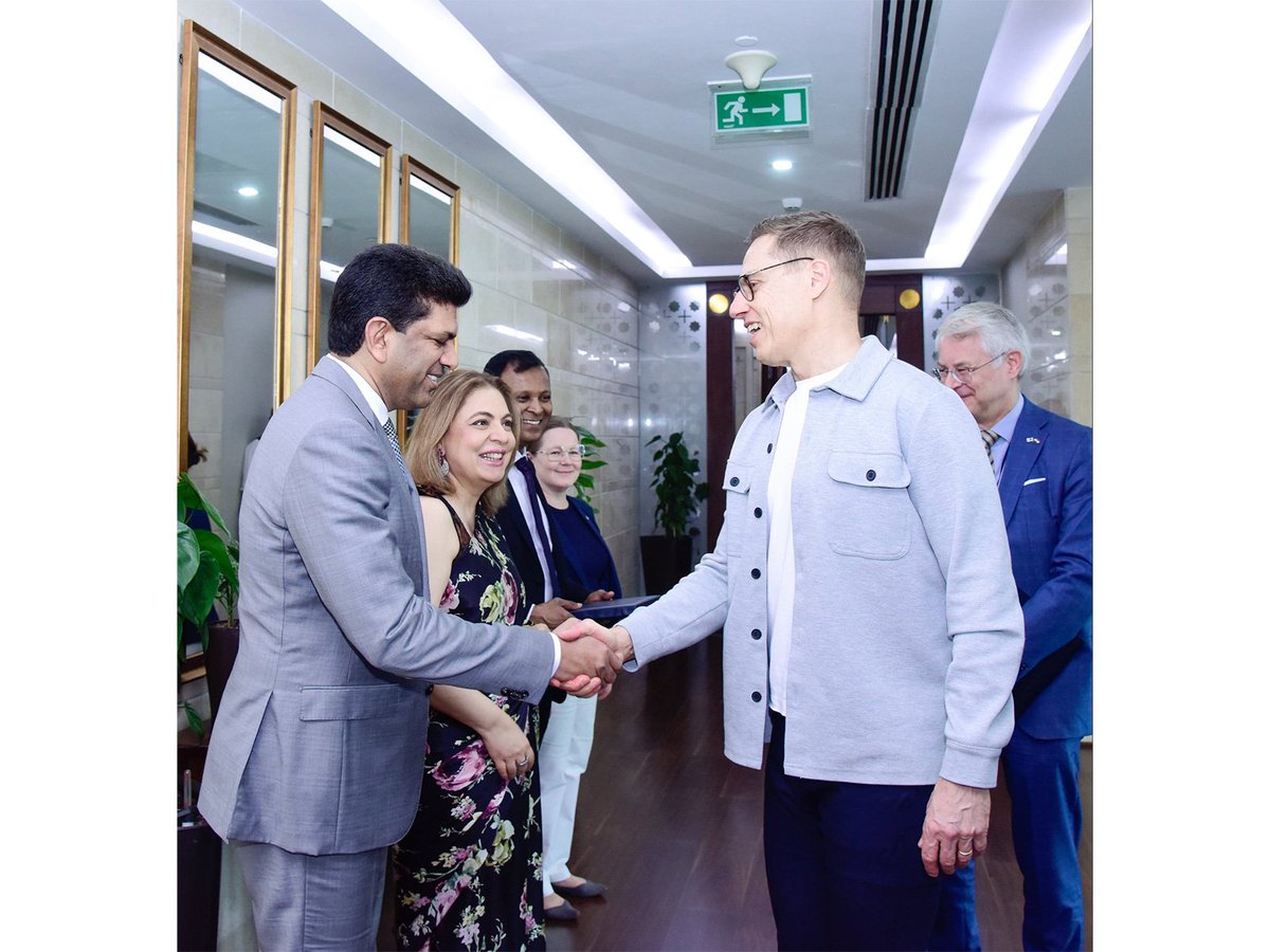 ani_digital's tweet image. Finnish President Alexander Stubb concludes India visit as ties elevated to 'Strategic Partnership'

Read @ANI Story I aninews.in/news/world/asi…

#FinnishPresident #AlexanderStubb #IndiaVisit