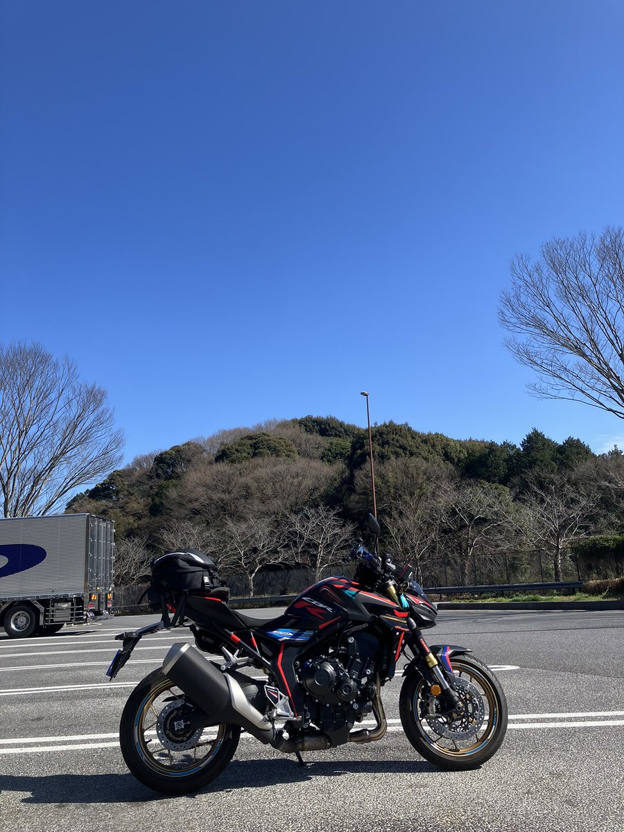 kuwaeclipse's tweet photo. ２０２６年３月８日【日】

　赤塚パーキングエリア

#HONDA
#CB1000ホーネット
#Kawasaki
#Z900 https://t.co/lkFeoUn78Y