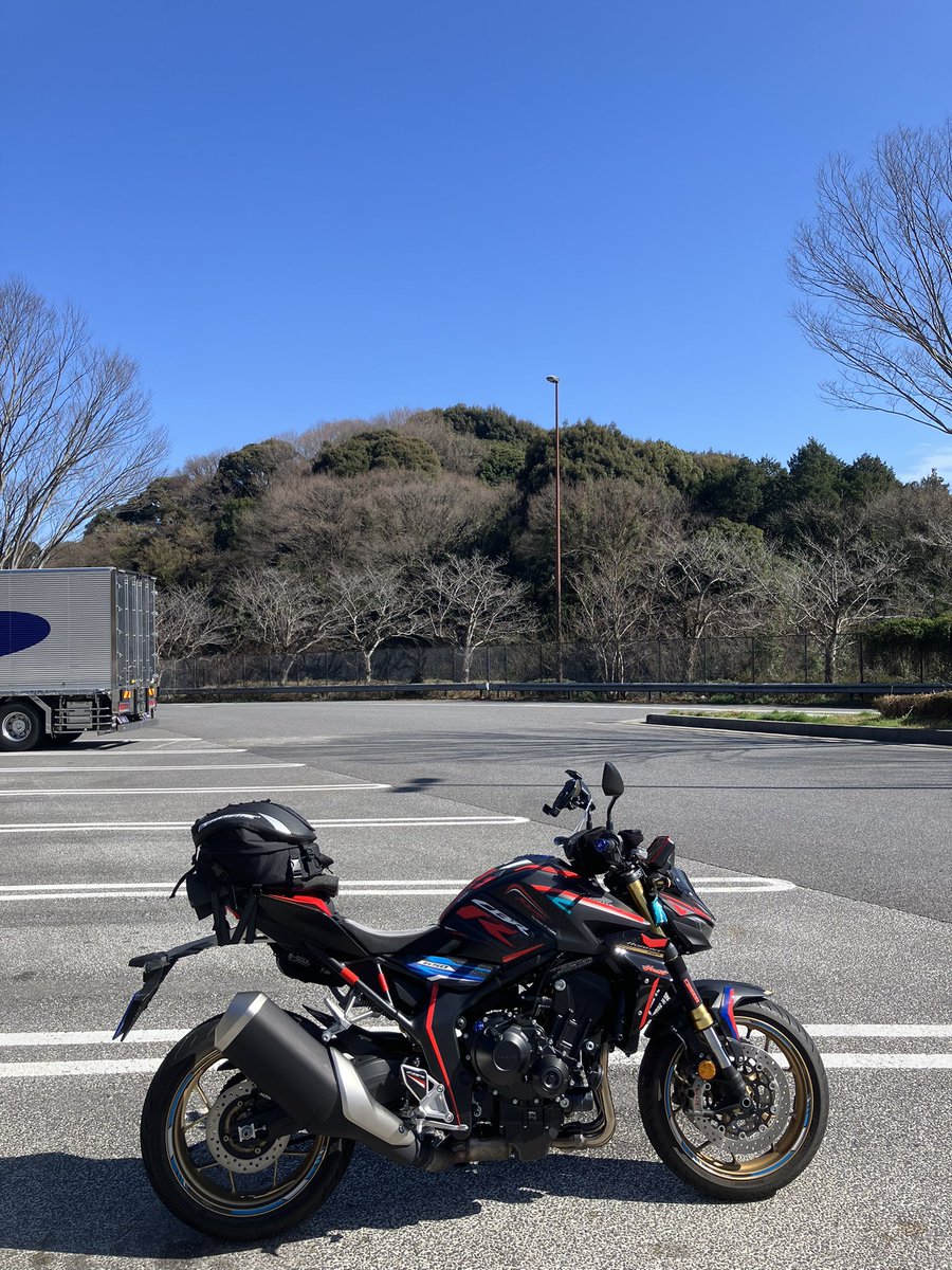 kuwaeclipse's tweet photo. ２０２６年３月８日【日】

　赤塚パーキングエリア

#HONDA
#CB1000ホーネット
#Kawasaki
#Z900 https://t.co/lkFeoUn78Y
