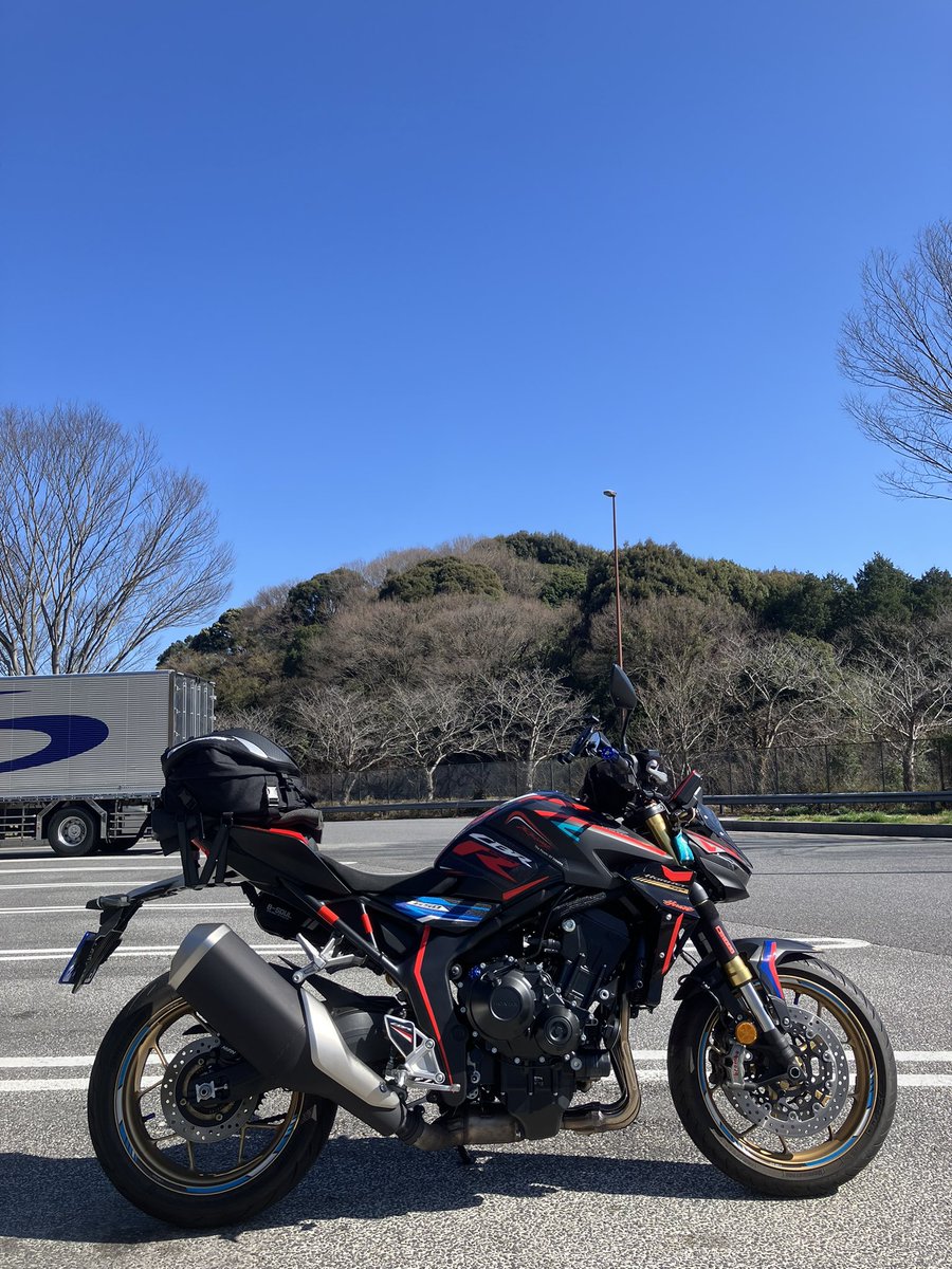 kuwaeclipse's tweet photo. ２０２６年３月８日【日】

　赤塚パーキングエリア

#HONDA
#CB1000ホーネット
#Kawasaki
#Z900 https://t.co/lkFeoUn78Y