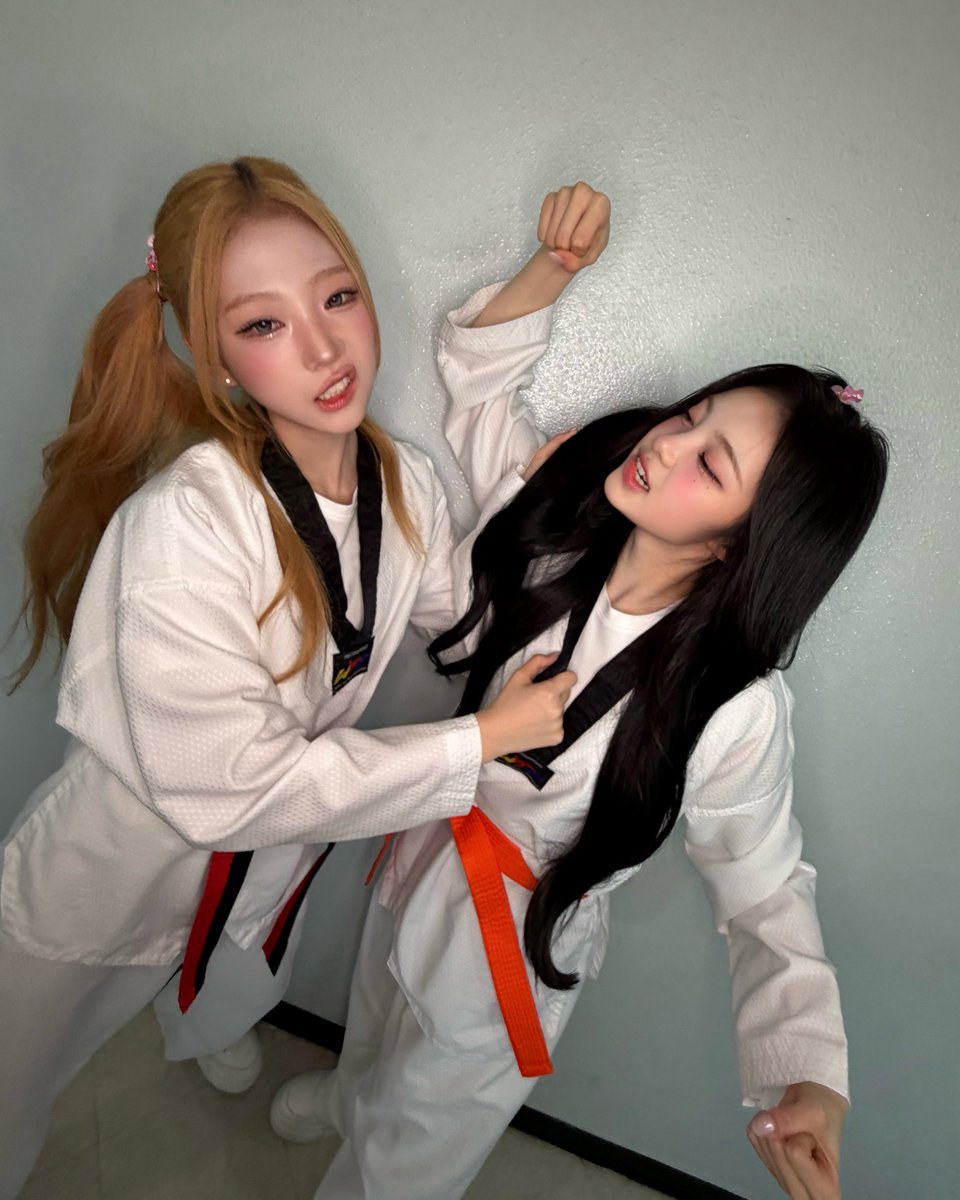 너 어느 도장 출신이야? 

#Hearts2Hearts #하츠투하츠 #H2H 
#STELLA #스텔라 
#IAN #이안
#인기가요 #Inkigayo