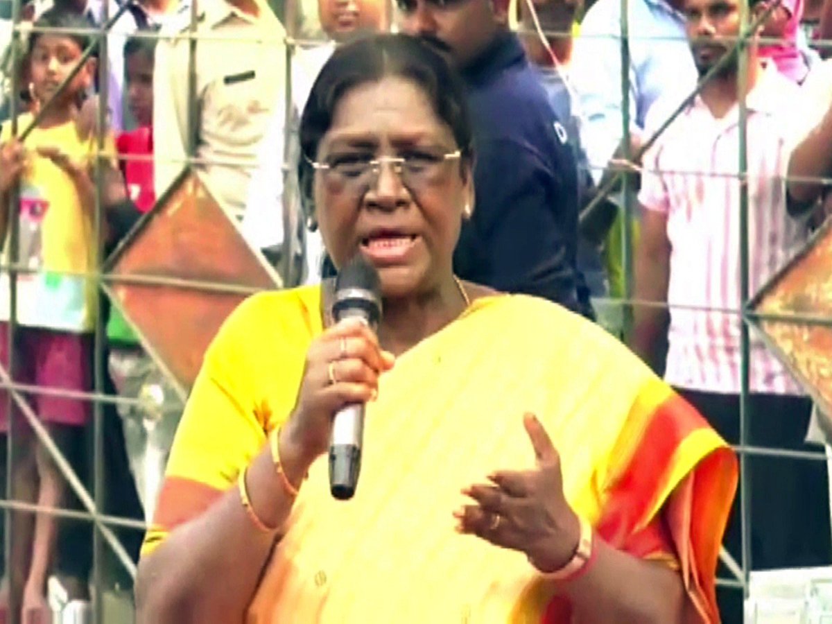 ani_digital's tweet image. Protocol lapse in President Murmu's Bengal visit: Centre asks State to submit detailed report by today

Read @ANI Story I aninews.in/news/national/…

#Murmu #Bengal #Centre