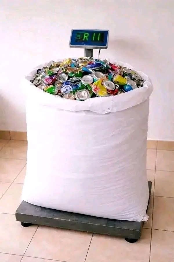 r_a_p_h_y1's tweet photo. After collecting cans for a year 😭
Never again 😭💔 https://t.co/NijhYjliYb