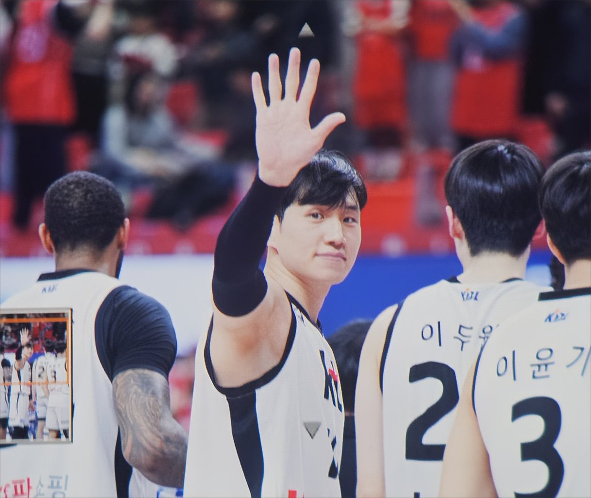 문워커 tweet media