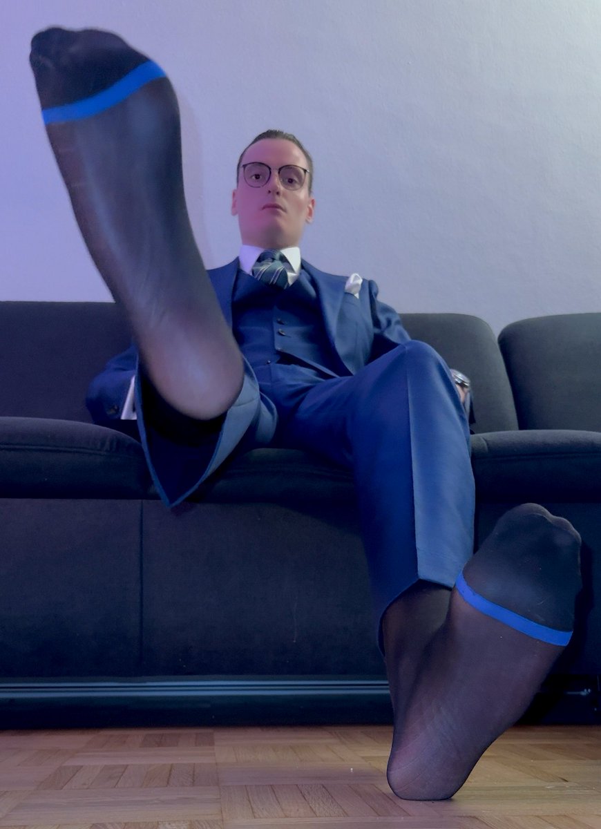 ⚜️ Suited Master ⚜️ tweet media