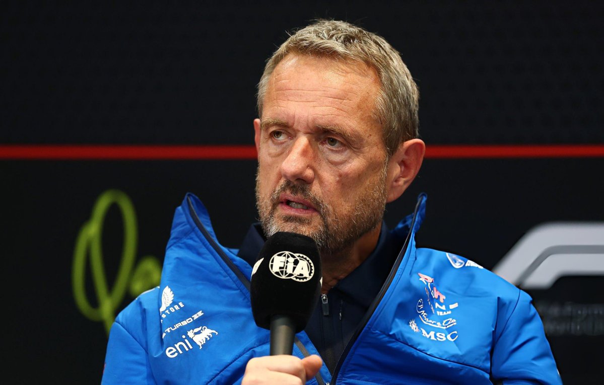 🚨 | Steve Nielsen se disculpa ante Franco Colapinto: 

"Desgraciadamente, un error operativo por parte del equipo obligó Franco a cumplir una penalización que acabó con cualquier posibilidad de sumar puntos. 

Es algo que, como equipo, aceptamos con deportividad y solo podemos