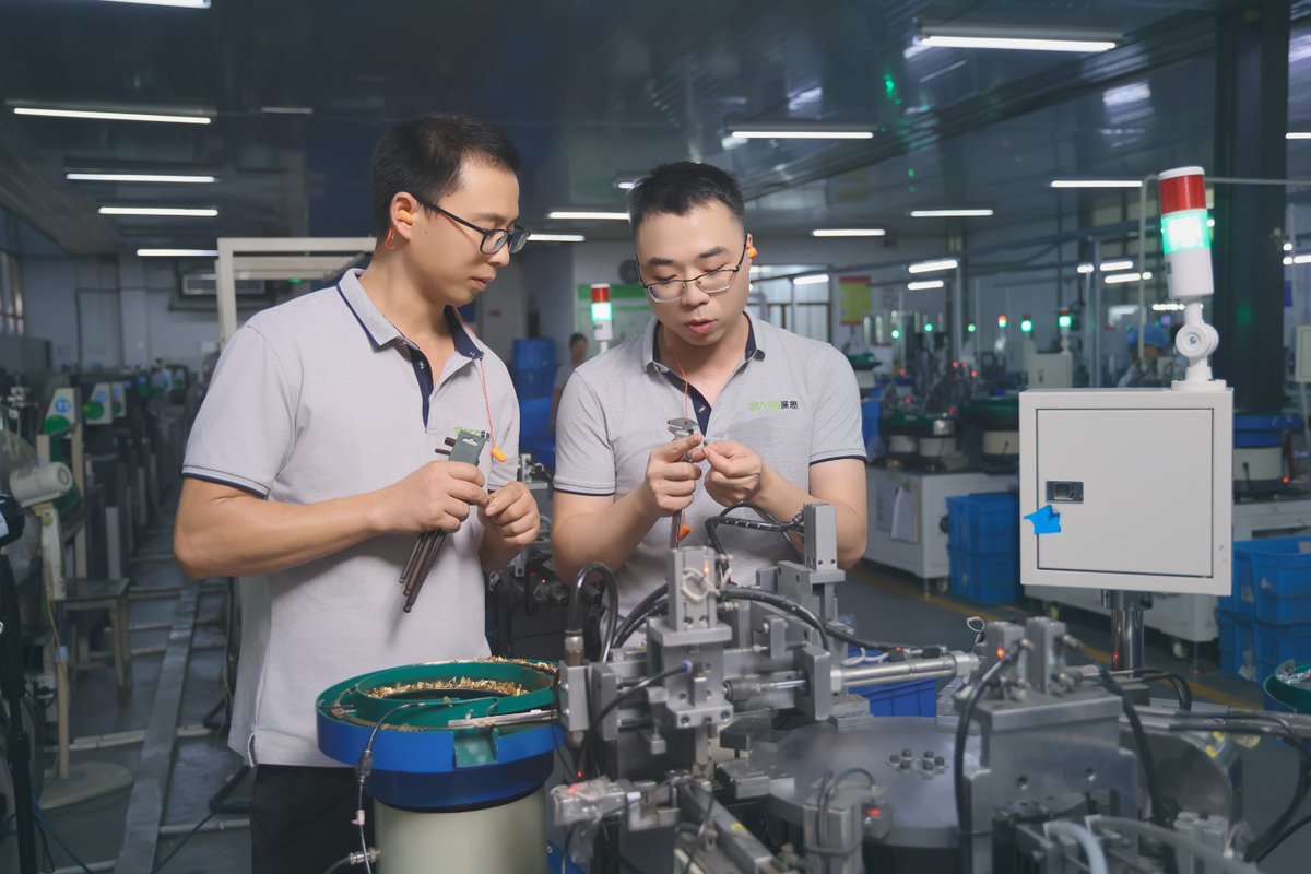 HUNANSIASE's tweet image. Where expertise meets innovation. ⚙️
SIASE engineers fine-tuning precision—delivering excellence for your OEM/ODM needs.
#SIASE #EngineerLife #PrecisionInAction #Manufacturing