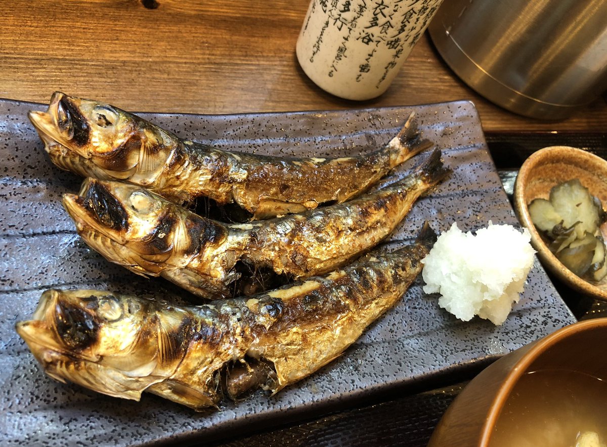 manet_a_p_oka's tweet photo. 本日はこちら。
…の前にこちらで腹拵え。

もう3月だっていうのに今年の1本目らしい。
#serialnumber #海の凹凸
#スズナリ
#しんぱち https://t.co/U5azuHbYeg