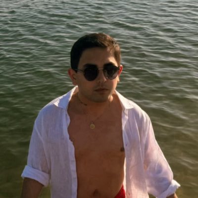 husensmedia's tweet photo. #YeniProfilResmi https://t.co/Wi9HXDKjvP