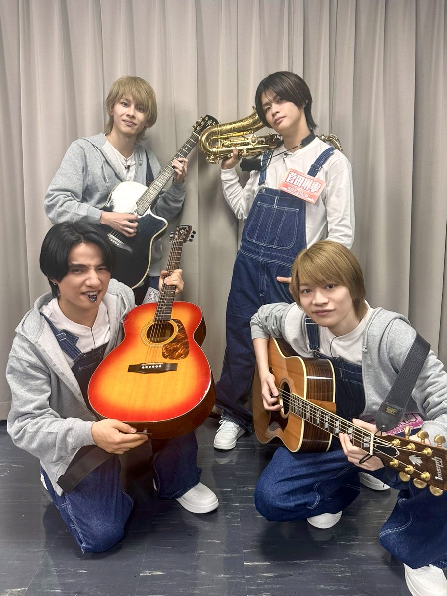 jr_official_X's tweet photo. 今日深夜01:57より放送スタート🌟📣
🙌🏻 B&ZAI 地上波初特番 🙌🏻
『 ナニワでバンザイ！自分トリセツ2.0 』 

#BandZAI が大阪の街へ飛び出し、体当たりの修行ロケを敢行💨

今週は...‼︎
楽器を使って" 笑かす "という未知の領域に挑みます🎸🎷🔥

ぜひ、お楽しみに🐙

#バンセツ
#橋本涼 #矢花黎 #今野大輝 #菅田琳寧 #本髙克樹 #鈴木悠仁 #川﨑星輝 #稲葉通陽