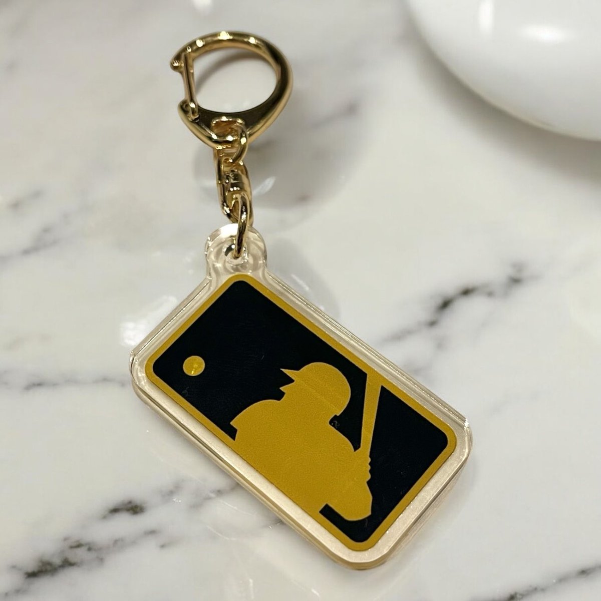 Luna_MLB_SPIRIT's tweet photo. 【WBC応援プレゼント企画🎁】

MLB金色ロゴアクキー(1名様)

✅応募条件

①アカウントフォロー🤝
②このポストをいいね💕&amp;リツイート🔁
③コメントで当選率アップ⤴️

✅応募企画

本日21時まで🌃

✅当選発表

本日の日本🇯🇵VSオーストラリア🇦🇺の
試合後に発表🥰

#大谷翔平
#WorldBaseballClassic https://t.co/13JWoWLas6
