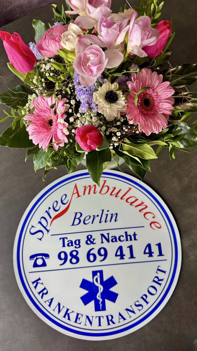 SpreeAmbulance's tweet photo. 🌸 Internationaler Frauentag

Viele Frauen sind Teil unseres Alltags bei Spree-Ambulance.
Als Kolleginnen im Krankentransport und im Büro, als Partnerinnen in Pflege, Arztpraxen und Krankenhäusern und als Patientinnen, die wir täglich begleiten.

Danke für euer Vertrauen und euren Einsatz. 💜 

#Frauentag
#InternationalerFrauentag
#SpreeAmbulance
#Krankentransport
#Gesundheitswesen
#Berlin
#Teamarbeit
#Zusammenarbeit
#Danke
#GesundheitInBerlin