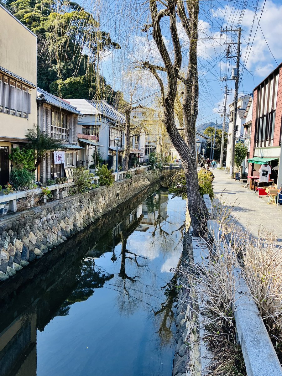 赤い車 Official tweet media