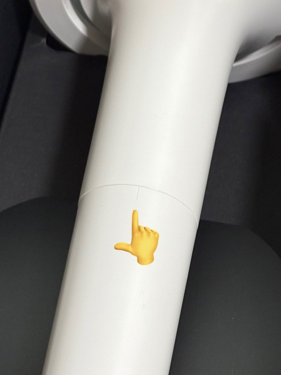 거래 tweet media