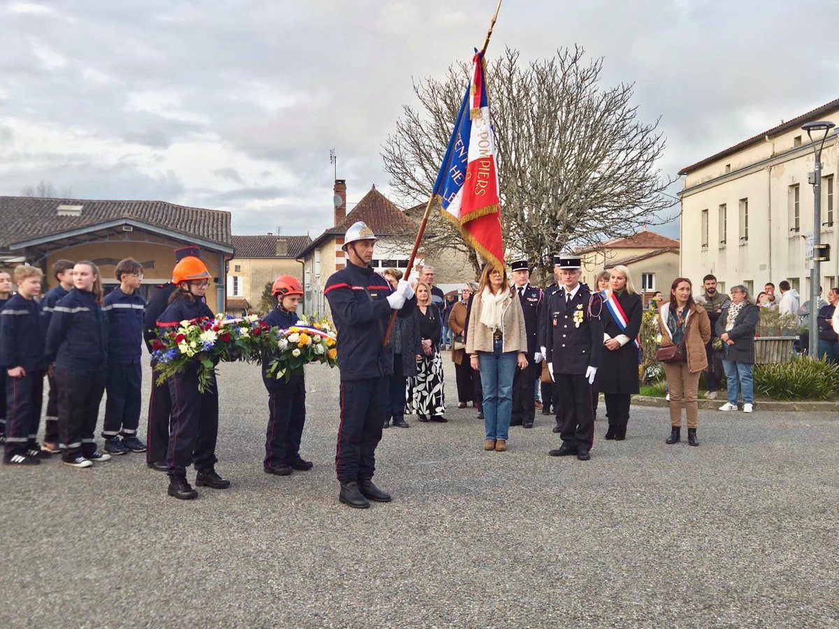 HeleneLaporteRN's tweet image. 🔥🚒 Hier en fin de journée , j’étais présente à #Duras pour la cérémonie de la Sainte-Barbe des sapeurs-pompiers.

Un grand merci à l’ensemble du centre de secours pour leur accueil particulièrement chaleureux.

Cette cérémonie rappelle l’engagement quotidien de nos pompiers,