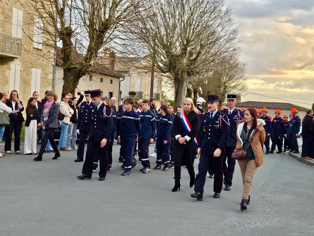 HeleneLaporteRN's tweet image. 🔥🚒 Hier en fin de journée , j’étais présente à #Duras pour la cérémonie de la Sainte-Barbe des sapeurs-pompiers.

Un grand merci à l’ensemble du centre de secours pour leur accueil particulièrement chaleureux.

Cette cérémonie rappelle l’engagement quotidien de nos pompiers,