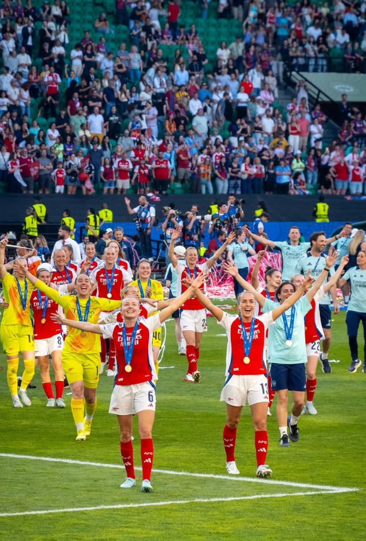 Happy International Women's Day, my Queens 😘❤️