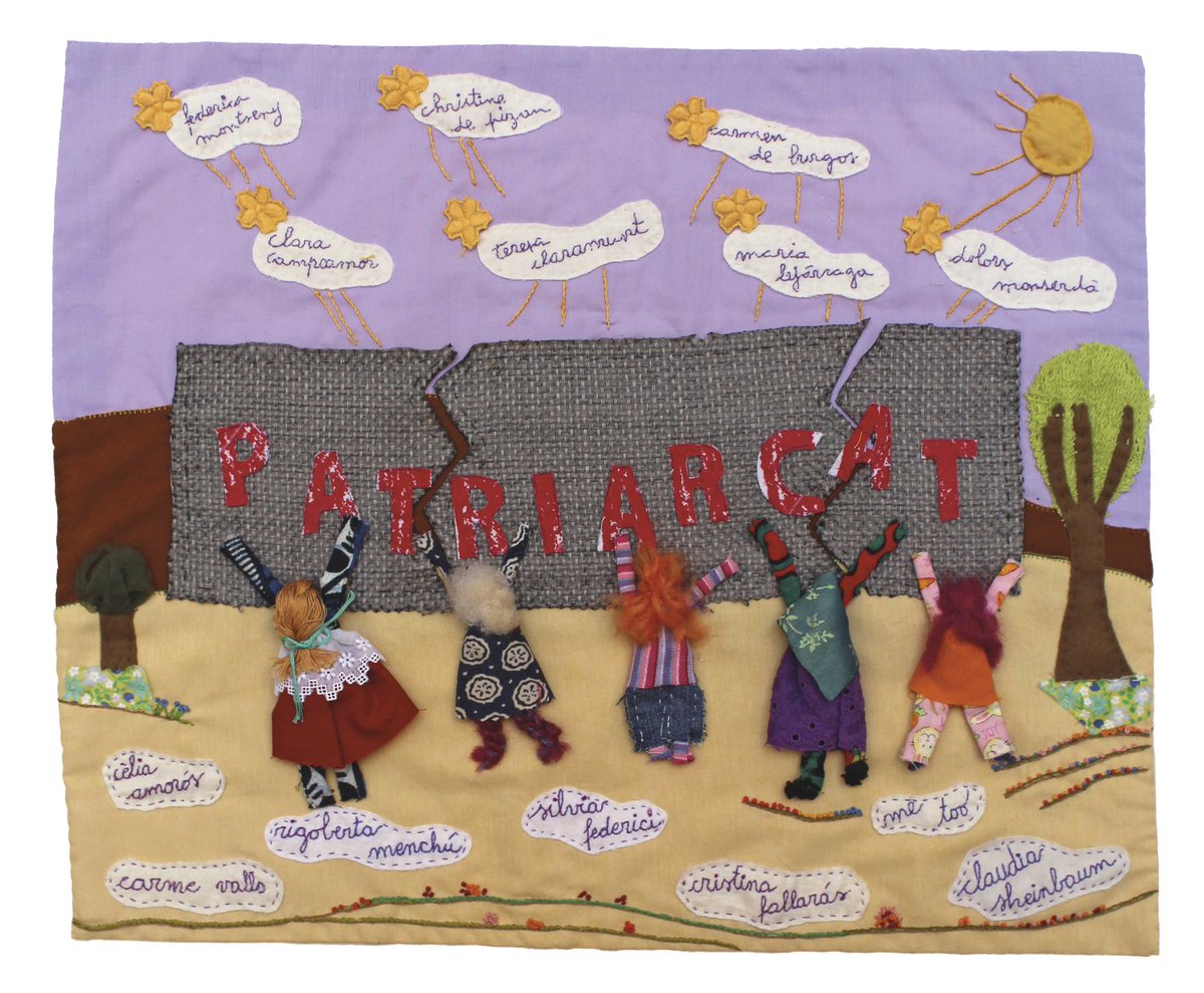 ateneusantroc's tweet photo. El patriarcat és un mur difícil de derrocar. Abans que nosaltres, milers de dones hi han obert esquerdes per on avui podem continuar avançant.
Arpillera de Fina Niubó a l’exposició Teixint resistència, cosim futur.
#8M #Badalona #estimarSantRoc #Feminisme https://t.co/HUVQkPmGfG
