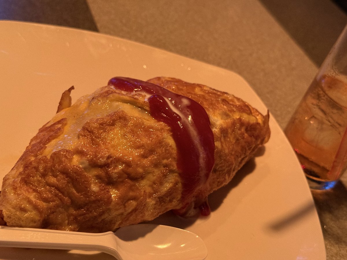 Hongo_mimomi's tweet photo. 店主の手作りオムライス食べながらいいDJを聴けるの最高すぎる #ARC_NOTE https://t.co/GsjrAbwD5v