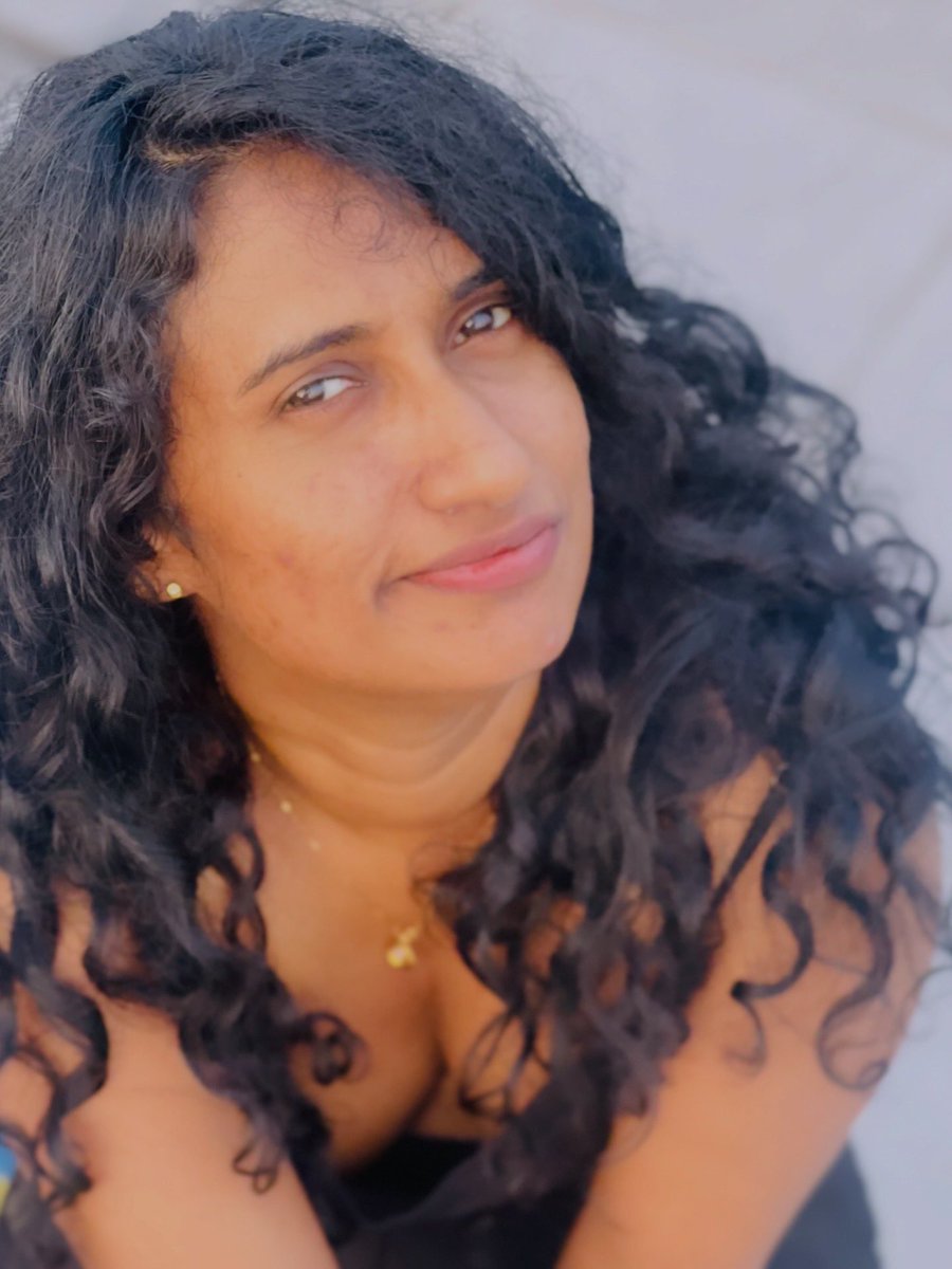 tangurlx's tweet photo. Curls that catch the light and eyes that tell stories ✨ 
Just me, my melanin magic, and zero apologies.
Sri Lankan sunshine in my soul 🇱🇰 

https://t.co/6AIPyhtOAx

https://t.co/bEdvugW0pa

#CurlyAndProud #NaturalCurls #SriLankanBeauty https://t.co/CXzdEwLfu6