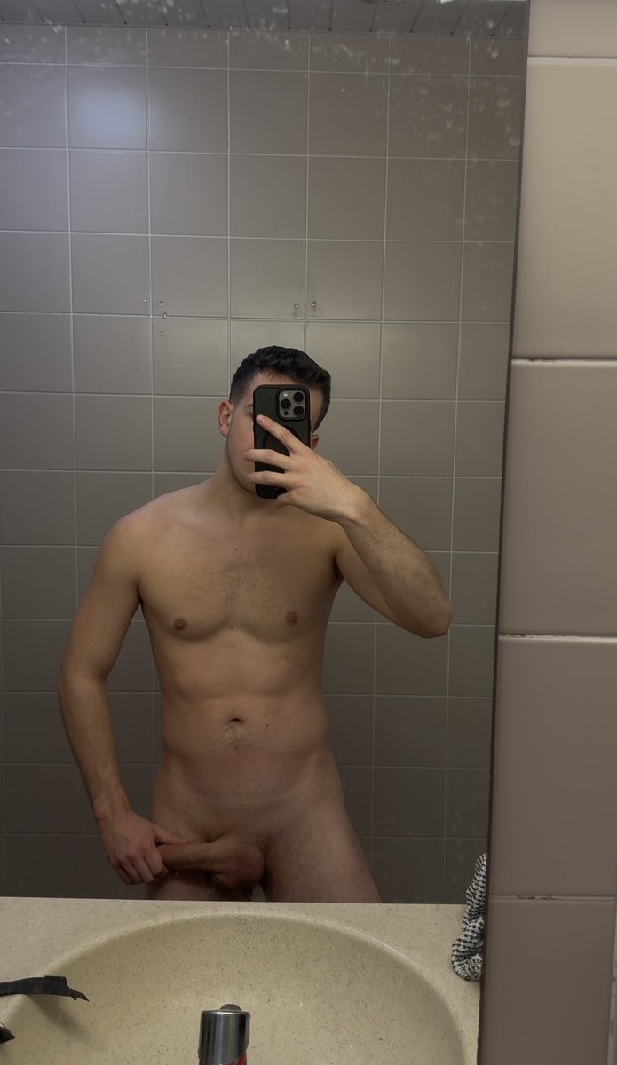 Dzień dobry – kto dołączy do takiego poranka? 🔥
RT jeśli chcesz zabrać rękę z 🍆

#gay #gej #nsfw #horny #morningvibes #mirror #polishgay #gaypoland #thirsttrap #hornyaf #gaymen #goodmorning #selfie #bubblebutt #nsfwtwt