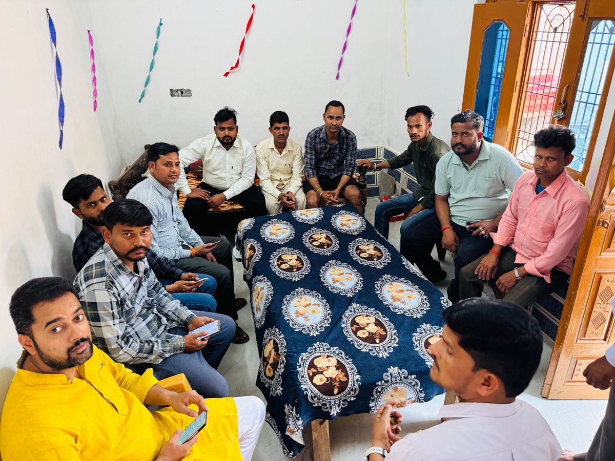 atendrasingh31's tweet photo. कल नगर पंचायत उसावा में रहना हुआ।  

#117_dataganj_vidhansabha 
#117_विधानसभा_दातागंज 
#block_pramukh_dataganj 
#ब्लॉक_प्रमुख_दातागंज https://t.co/81pjiqCUqr