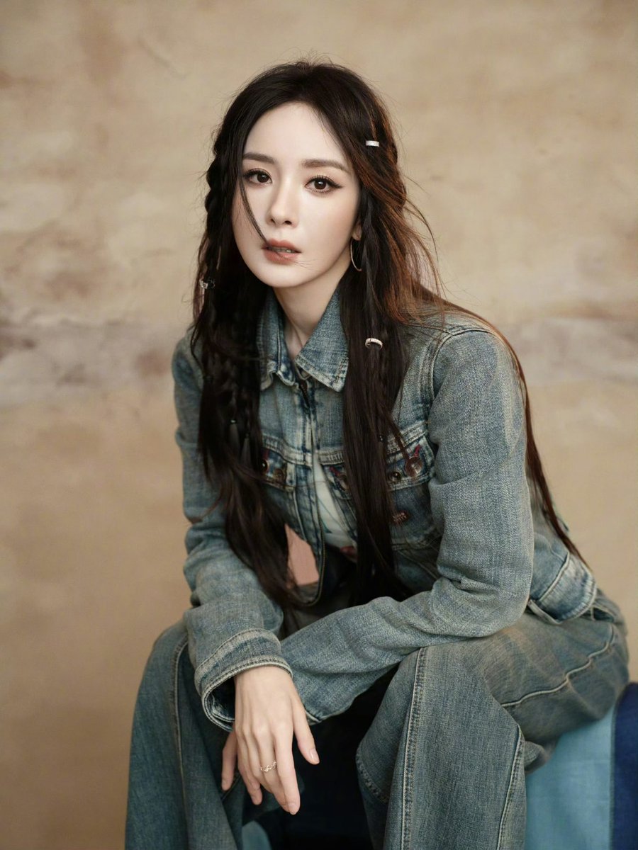 Queenbee_fox's tweet photo. #YangMi for @MissSixtyStyle #MissSixty anniversary at Guangzhou (1/5) https://t.co/IKu4z2HJro