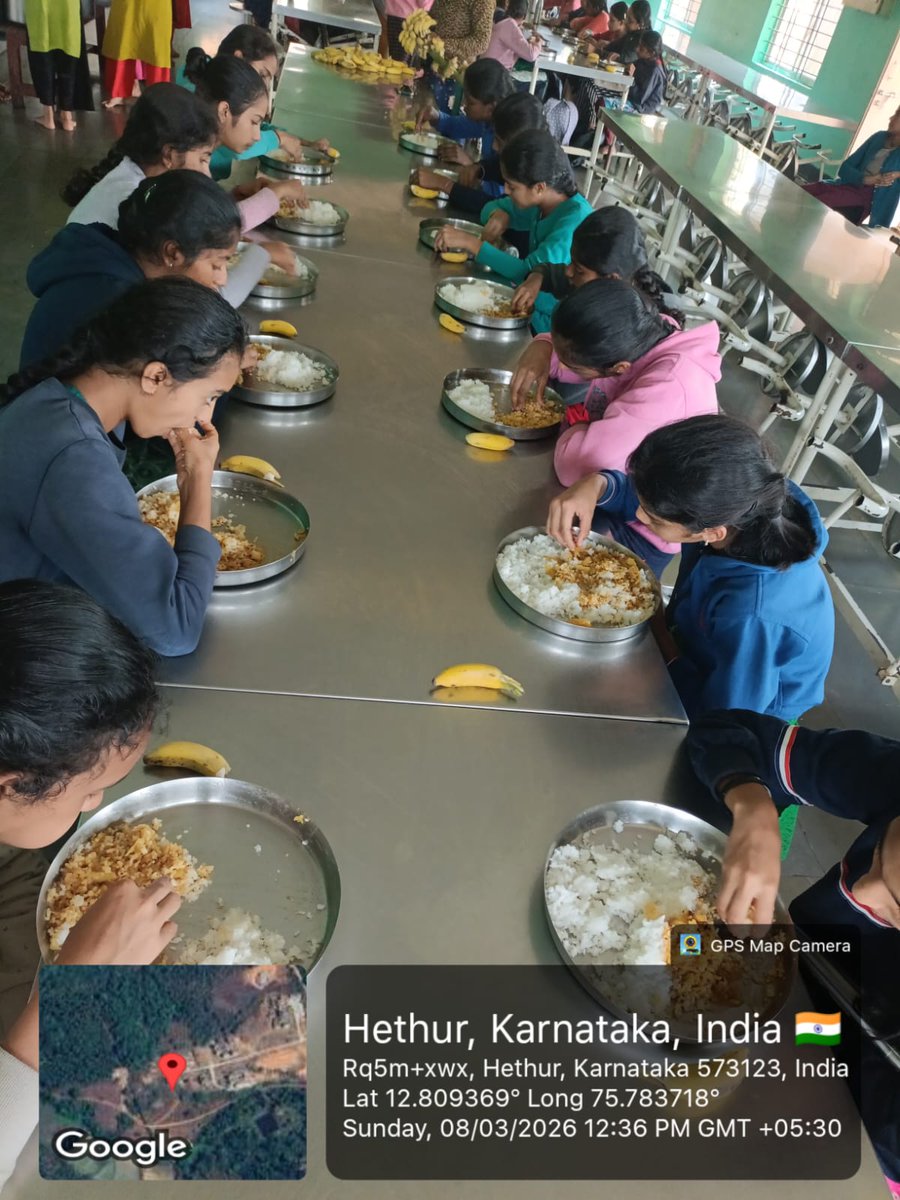 165Mdrs's tweet photo. MDRS HETHUR 165
Afternoon lunch 
08/03/26
#SocialAudit_SWDMeals 
#socialWelfare_karnataka https://t.co/2g5dodzdJN
