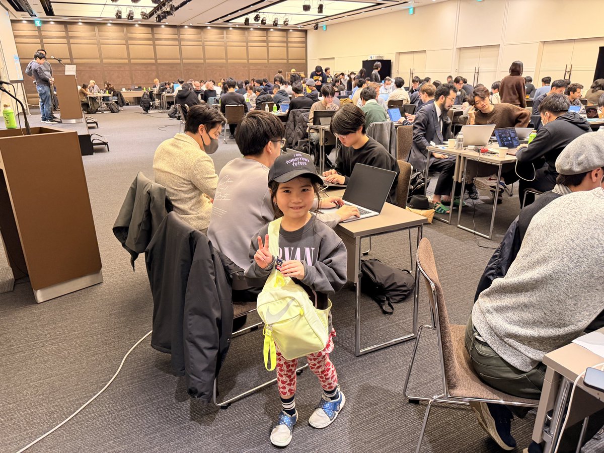 KyosukeTogami's tweet photo. The youngest hacker at #c0mpiled https://t.co/kolpqQ7FKB
