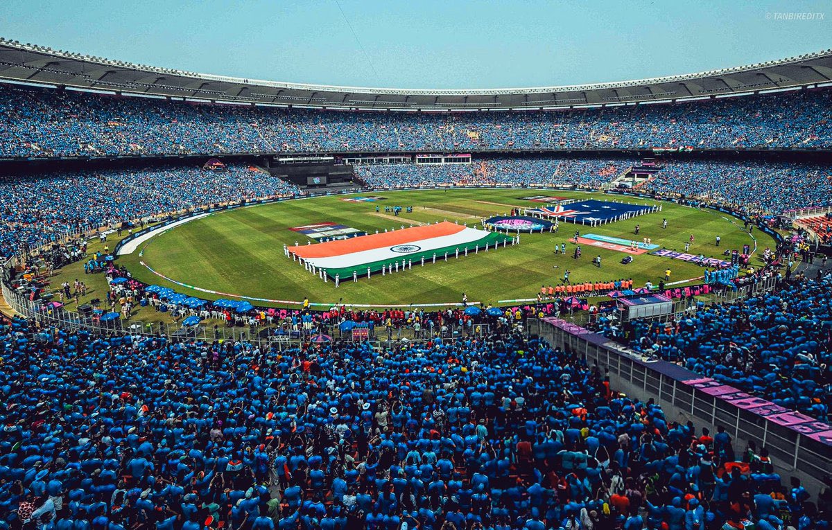 CoverDriveQueen's tweet photo. All roads lead to the Final. One last battle for glory. 🇮🇳⚔️🇳🇿

India national cricket team vs New Zealand national cricket team — pressure, pride, and a billion dreams on the line. Time to turn belief into history.

Let the roar of Blue echo across the world. 🏆🔥

#INDvNZ #WorldCupFinal #TeamIndia #BleedBlue