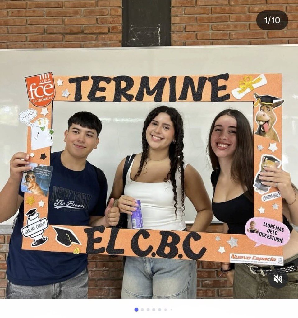 mierdadepersona's tweet photo. ATENTI Lic. en CBC @marthalamartha https://t.co/zbMkxuBXix