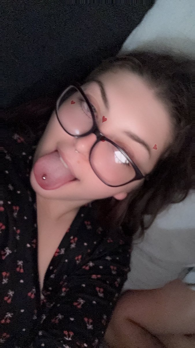 mamatwilightt's tweet photo. Help me!!! I’m shadow banned!!! Like, share & comment #buyingcontent #freesubscribtion #ppv #nsfwtwt #onlyfans https://t.co/ts8eDfngaD
