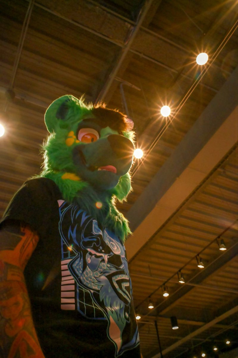 KichekoYeen's tweet photo. it’s the lighting I swear 🫶🏽🔥
#Kicheko #yeen #tattedfurry https://t.co/1m9fioeOID