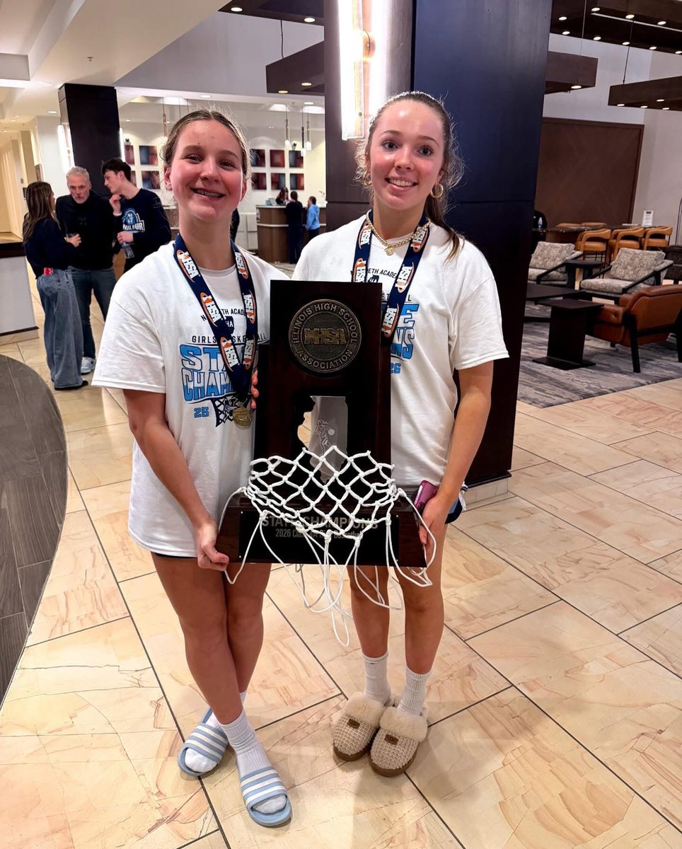 IL Lady Lightning tweet media