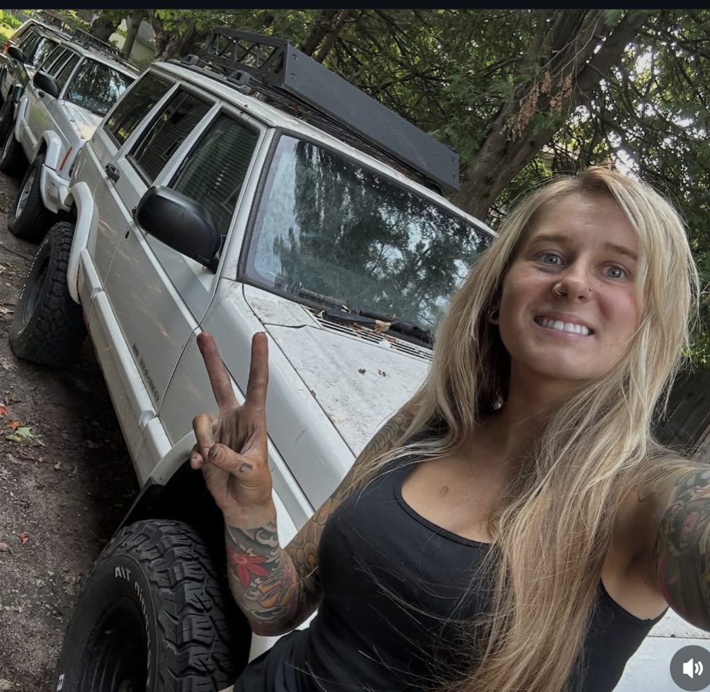 alexis xj👩🏼‍🏭 tweet media