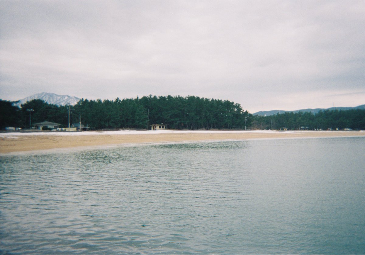 napyo1612's tweet photo. コダックのファンセーバーで撮った敦賀の海。やっと現像した。
#FunSaver #写真好きな人と繋がりたい https://t.co/zXAw2BS1sk