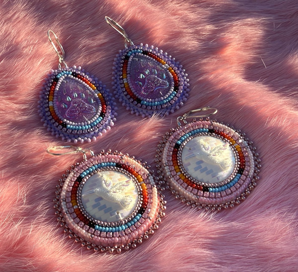 opache_b's tweet photo. Beaded Earrings available! 🪶Link for more info or to purchase: https://t.co/703TzLXhg7 https://t.co/FovmBKjEP7