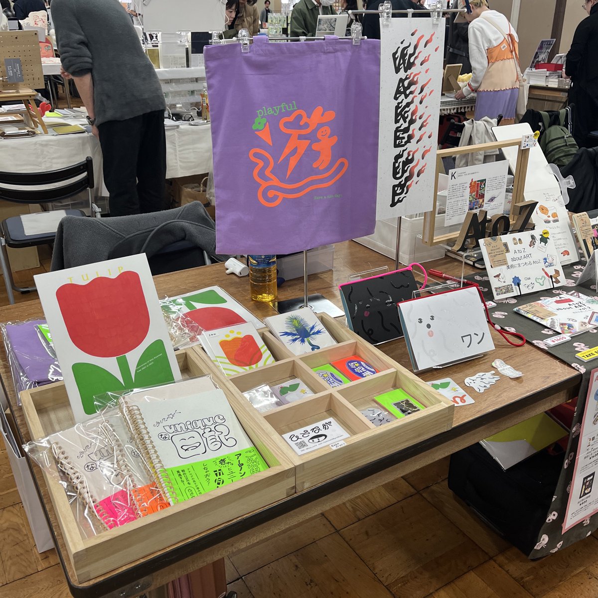 ポスター立てをゲットしたことでぽくなってきたブース🌟
・4階G-7
#ZINEフェス東京