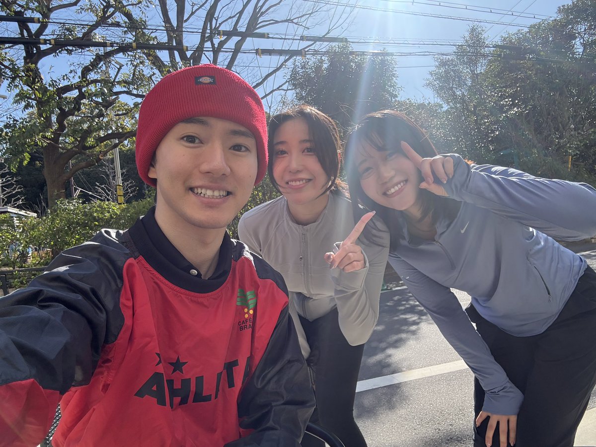 usutaku_channel's tweet photo. 朝からAI木曜会 @aimokuyokai にて代々木公園ラン！

日曜の朝早起きして、皆でゆるーく走ってカフェ行くの凄く幸福度高い。

普段はAIを皆で勉強しつつ、運動も全力でやるヘルシーなコミュニティ https://t.co/vj18bQ7PEE