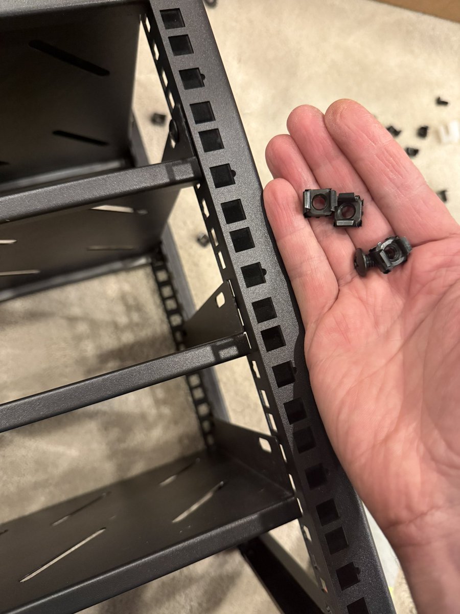 Alex Ziskind tweet media