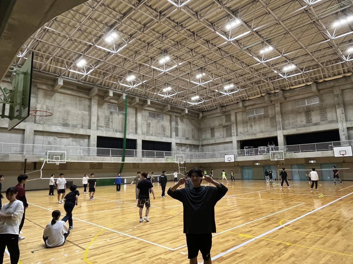 HU_ThreePoint's tweet photo. 広島大学に合格した皆様、おめでとうございます🎉

僕達は広島大学公式サークル「スリーポイント」です！

スリーポイントの活動内容は、
・体育館での室内スポーツ
・屋外でのモルック
を中心に土日に活動してます！

今後の新歓予定等を発信していくのでぜひフォローお願いします🙇⁡
⁡
#春から広大 https://t.co/wIlI6RwK1z