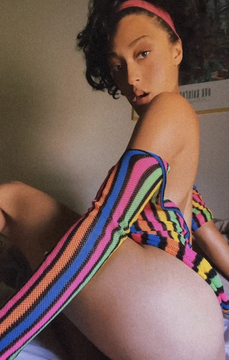 PrettyPetite 🥹😌💦 tweet media