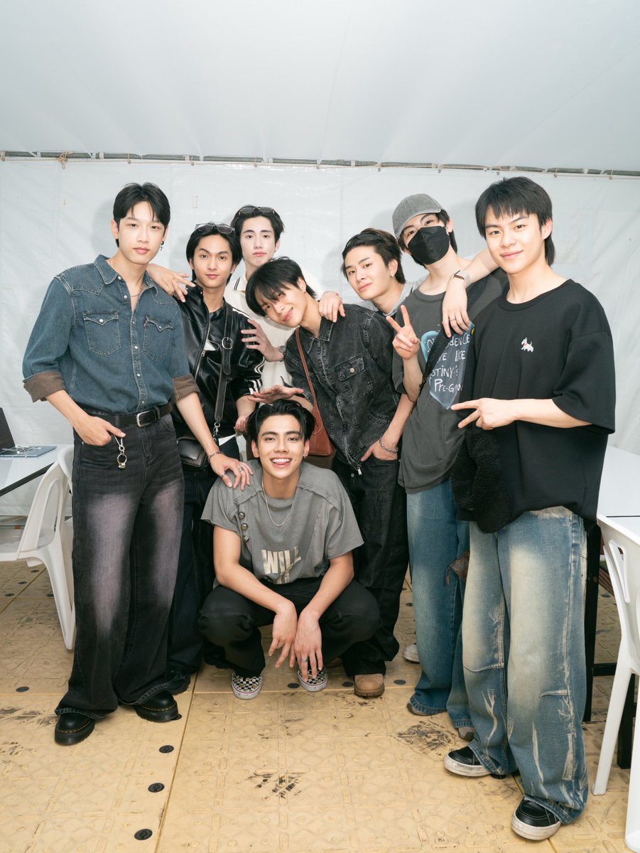 ภาพนี้ทำให้รู้ว่าน้องเล็กก็ยังคงเป็นน้องเล็กตลอดไป 👦🏻♥️🤲🏻