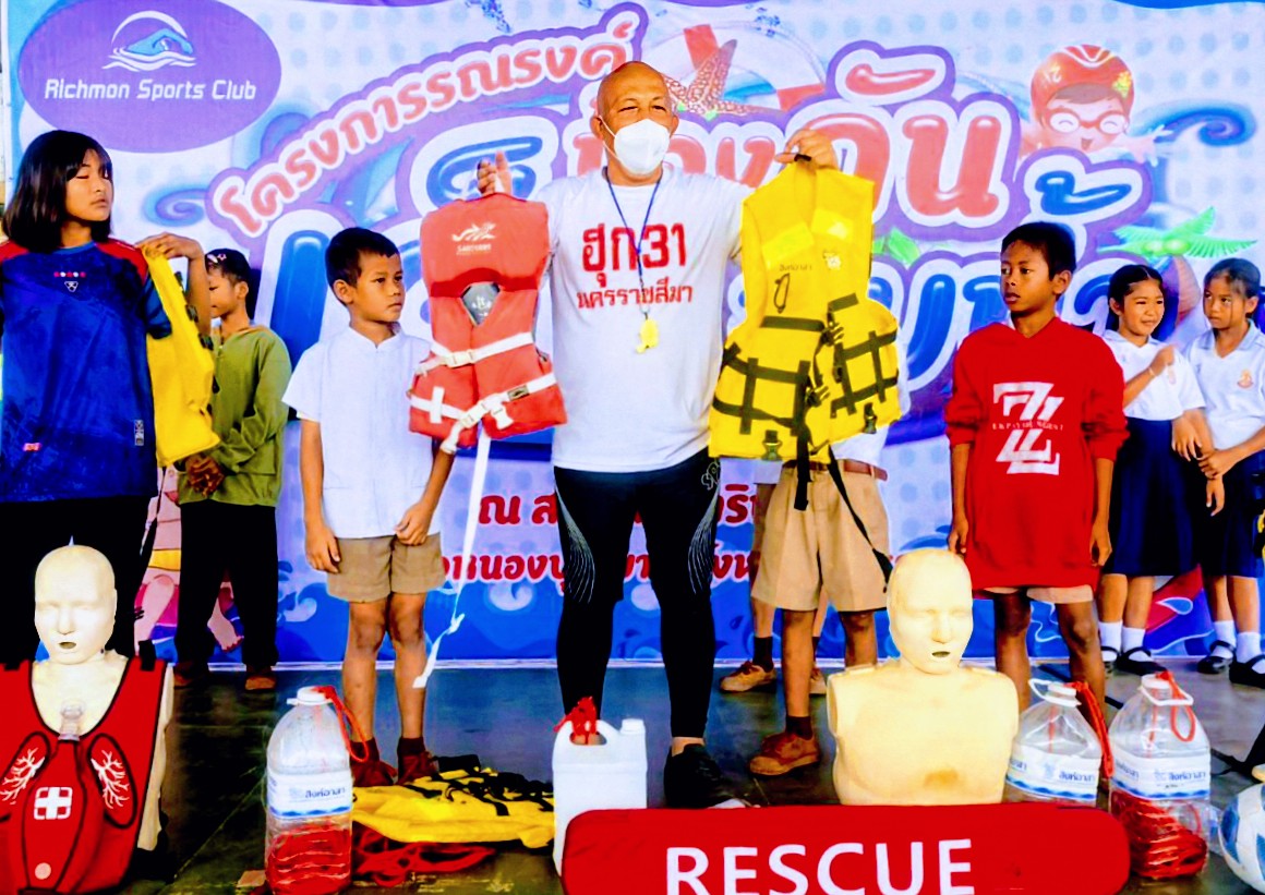 Hook31_Thailand's tweet photo. เสื้อพยุงตัว/เสื้อชูชีพต่างกันอย่างไร?
ยูทูป #Hook31Thailand
https://t.co/rp6uFU5n5K
ใส่อย่างไรให้ถูกวิธี
https://t.co/6OkmpAeS2O #ฮุก31
โรงเรียนบ้านหนองไผ่
โรงเรียนบ้านสระมะค่า
โรงเรียนบ้านหนองตะลุมปุ๊ก
อ หนองบุญมาก โคราช
#Meritmaker
#โคราช
#Hook31Thailand
#ฮุก31 https://t.co/MmmQ5JwVo9