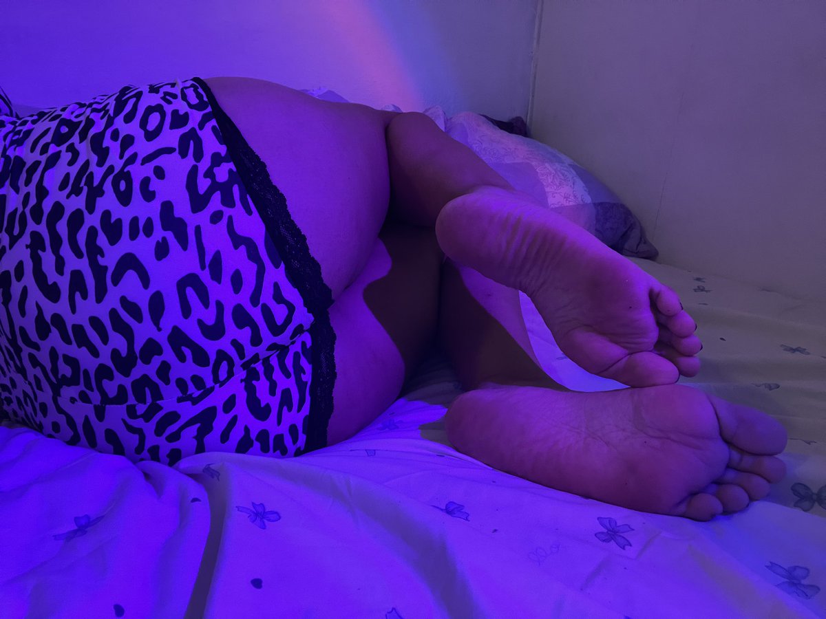 Virtual_Angeel's tweet photo. you work all day, you get paid and somehow the first thing you want to do is send it to me. It’s adorable, you understand that making Mommy happy is the only useful thing you can do <3 https://t.co/Sl4DqlemAI