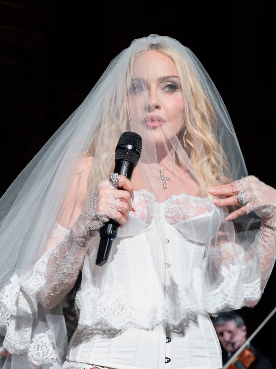 IconicBase tweet media