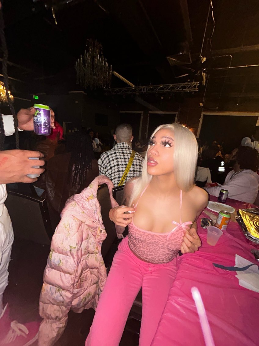 malaysiaDaDoll's tweet photo. Pretty Likeee a BarbieeeππΈ #Explorepage #Dmvrapper #Fyp https://t.co/A4xc2l2pH5