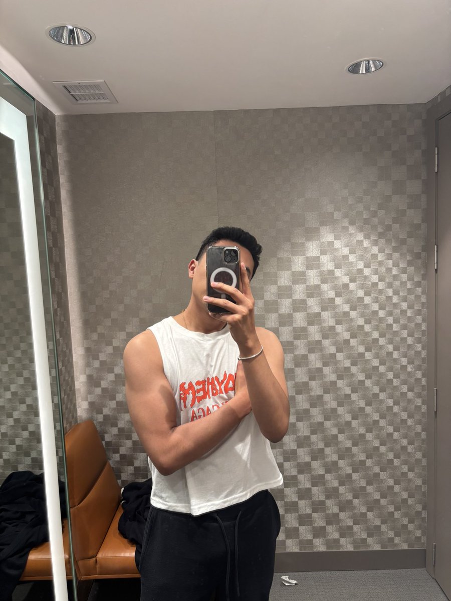 Daniiel ◢ ◤ tweet media