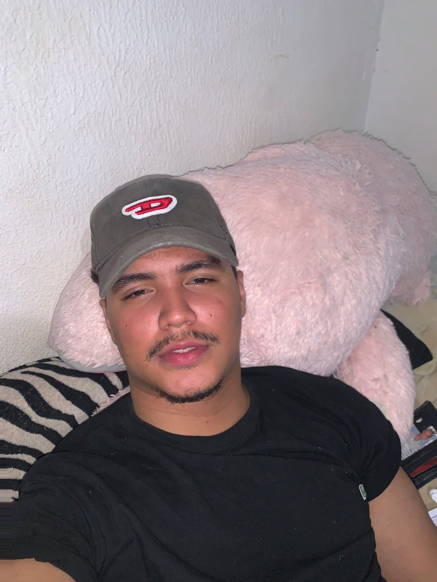 JoseL1_'s tweet photo. Safado e preto https://t.co/0cDG7t4hH8
