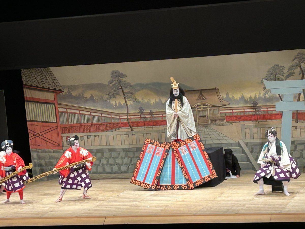sakayanagi_hiro's tweet photo. 本日(3/8)は、豊橋素人歌舞伎保存会『第38回歌舞伎大会』が穂の国とよはし芸術劇場プラットで開催中。
たいへん多くのご来場があり､大盛況でした。 https://t.co/30idssjRJM